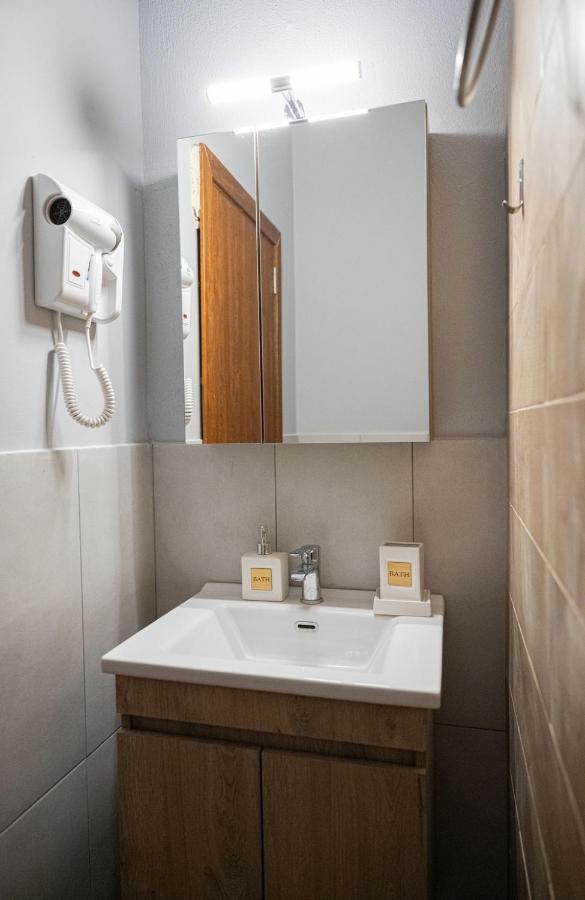 Este Luxury Apartments Криопиги Экстерьер фото